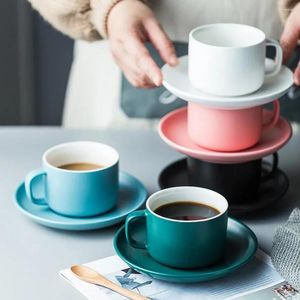 マグカップノルディックセラミックコーヒーカップとソーサーシンプルミルクジュースマグ朝食カップアフタヌーンティーディッシュアートン