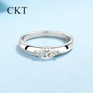 Cluster Anéis Platinum 0.5 Cavalo Olho Moissanite Anel de Diamante para Mulheres Pt950 Nicho Luz Luxo Espumante Bandas de Casamento Jóias Finas