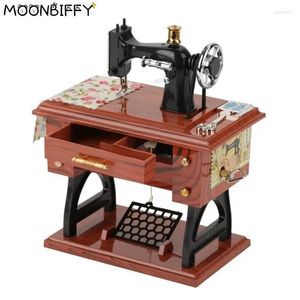 Dekorativa figurer Heminredning Vintage Diy Music Box Mini Sewing Machine Form Mechanical Birthday Presentbord Dekoration Desktop Crafts