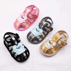 Sandalen Bobora Sommer Baby Sandales Mädchen Schuhe Kleinkind Jungen Cartoon Maus ausgehöhlte Sandalen rutschfeste First Walker Krippe Schuhe für 0-18M 240329