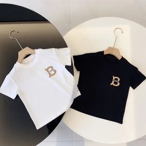 Designer Baby Kinder Kurzarm T-Shirts Tops Baby Jungen Luxus Shirts Mädchen Mode Buchstaben T-Shirts Chilsrens Lässige Buchstaben bedruckte Kleidung T-Shirts