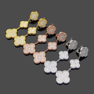 トップクオリティクラシックスタイルの女性ラブスタッドフルダイヤモンド3カラーラグジュアリーチタンスチールイヤリングロゴ印刷ウェディングパーティーギフトw215p