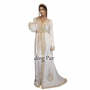 2023 Moroccan Caftan Women Gold Applique pärlstativ krage abaya för bröllopsfest Dubai Middle Kaftan LG ärmar med bälte A79P#