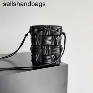 Totes Handbag Arco BotteVenets Bags Genuine Leather Luxury Leather Water Bucket Wrinkled Wax Cowhide Straddle Bottom LenYBHJ