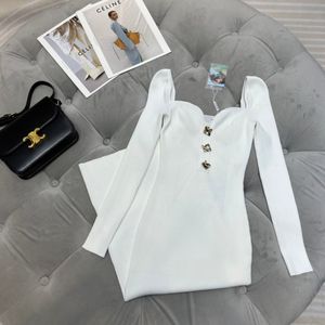 Vestido feminino marca de moda branco coração formato pescoço manga comprida vestido de malha slim fit