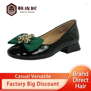 Casual Shoes Spring 2024 Flat Bottom Butterfly Leather Shallow Mouth One Step Women's Versatile Fashion