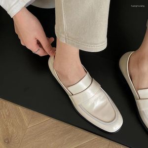 Scarpe casual Muli appartamenti per donna Slip On Mocassini con punta tonda Pelle di vacchetta piatta Primavera Autunno Mocassino stile semplice