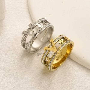 Designer Branded Letter Band Rings Women 18K Gold Plated Silver Plated Crystal Stainless Steel Love Wedding Jewelry Supplies Ring Fine Carving Finger Ring 3 Style