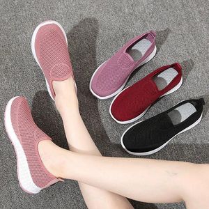 Fitness Shoes Women Flat Slip On White Woman Lightweight Sneakers Summer Autumn Casual Chaussures Femme Basket Flats