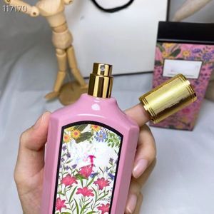2024 Neues hochwertiges 100-ml-Damenparfümspray Dauerhafter Duft Marke Damen-Parfüm Gardenia Köln-Spray