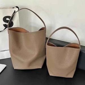 Motingsome Soft Cowhdie Minimalism Women Bucket Bag Elegant French Style Lady Large Tote Bag Luxury Thick Real Leather Bag 240318