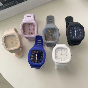 Wristwatches Men Women Wrist Watch Square Sport Watches Fashion Electronic Digital Casual Wristwatch Student Silicone Strap Watch for Girls 24329