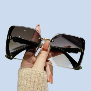 Retro kvinnors solglasögon designer oregelbundna linser ramlösa solglasögon man polariserade modernt mode zonnebril solglasögon klassiska FA0113 H4