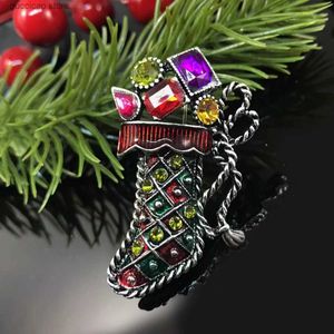 Pins Broschen Mode Persönlichkeit Spaß Nette Weihnachtsstrumpf Brosche Geeignet Für Mädchen Weihnachtsdekoration Geschenk Schmuck Brosche Y240329