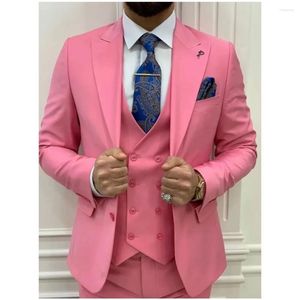 Män kostymer rosa affärsmän 3 stycken tuxedos toppade lapel terno masculino brudgum bröllopsklänning skräddare blazer jacka byxväst