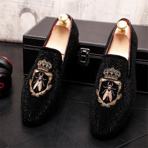 Schuhe Luxusmarke Schädel Schädel Slipper Diamant Strauchsteine Spikes Männer Kleid Hochzeitsschuhe Nieten Casual Flats Designer Sneakers S20