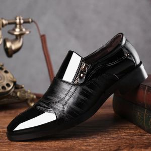 Stivali Nuovi Scarpe in pelle di brevetto di Nuovi uomini Zapatos De Hombre Dimensione Nera Drepus Black Dress Dress Man Flat Flat Classic Oxford Oxford