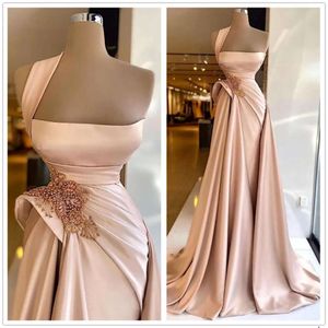 Elegant One Shoulder Satin A Line Prom Dresses Pärled Ruched High Split Sweep Train Formal Party Evening Downs BC