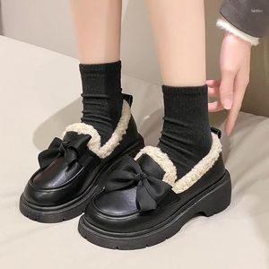 Sapatos casuais mulheres mocassins tamancos plataforma deslizamento-em dedo do pé redondo tênis feminino estilo britânico trepadeiras de couro retro deslizamento