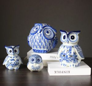 Vases Jingdezhen Blue And White Porcelain Handicrafts Home Furnishing Owl Ornament Office Desk Top Housewarming Ceremony