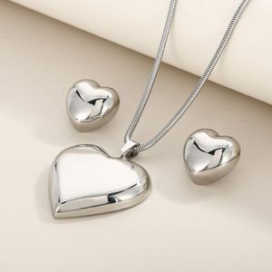 Women heart-shaped jewelry sets of earring and round circle pendant chains necklace set birthday gift217z