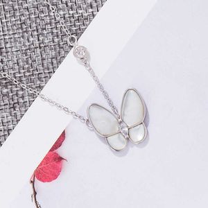 Designer Brand Gloden Van Butterfly White Beimu Necklace Version Förenklad Fairy Collar Chain Original med logotyp