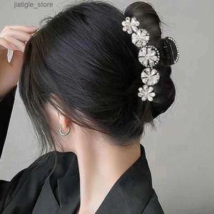 Hair Clips 10.5cm Rhinestone Flower Hair Claw Hair Clip Silver White Festival Hairpin Women Ponytail Hair Claw Fashion Korean Accessories Y240329