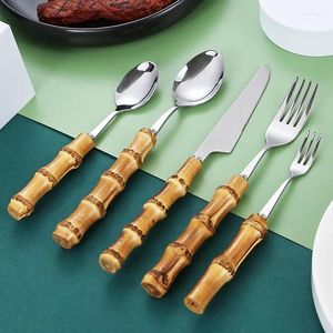 Geschirrsets 5pcs/Set Bambusgriff Edelstahl Besteck Set Messersuppe Löffel Metall Salat Gabel Kaffee für El