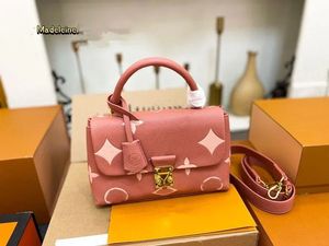 Luxury Embossing Designer Handbags Flap Madeleine Women Shoulder Crossbody Bag High Quality Leather Lady Tote Purses Messenger Bags Bkndk