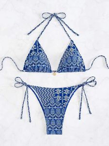 Mulheres Swimwear 2024 Bohemian Flower Bikini Set Womens Flower Print Azul Padrão Bather Bohemian Style Sling Neckband Swimwear Shower Set J240330