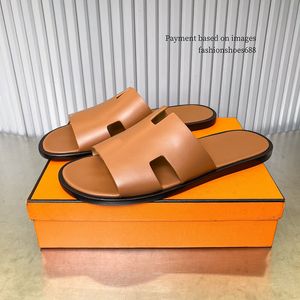 2024 Brun svart läderfärgblockering Mens tofflor Summer Flat Bottom Comfort One Line Tisters Luxurisk Feel Designer Nya sandaler Storlekar 39-48 +Box