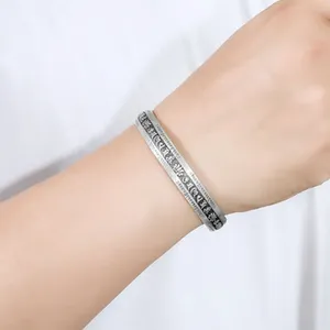 Pulseira de tamanho ajustável, elegante e versátil, peça elegante e exclusiva de abertura