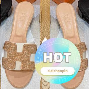 Original tofflor för kvinnor som bär 2024 Spring Summer New Handmade Flat Heel Leather Bottom Beach Open Toe Sandaler 1KD9E