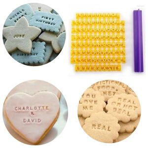 Bakning av formar Alfabetet Letter Number Cookie Press Stamp EmbroSer Round Cutter Stencil Tools Fondant DIY Tool Decorations
