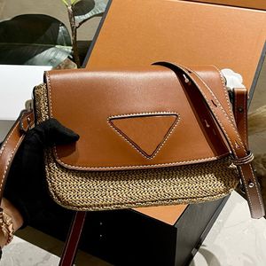 Moda tasarımcı çanta güneş çim örgülü çanta ve deri çok pratik kapasite büyük boyutlu 20x16 elle tutulan crossbody bagmessenger çanta