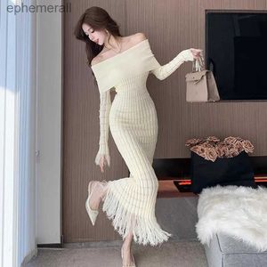 Urban Sexy Dresses Neue 2023 Herbst Winter Schulterfrei Gestricktes, Figurbetontes Langes Kleid Frauen Slash Neck Flare Sleeve Quaste Aprikosenpullover Vestido yq240330