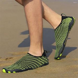 Sandaler Färgglada ensamma nummer 42 man originalmärken män tofflor utomhusskor sommarstrandsneakers sportdesigners