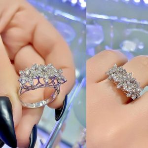 Huitan Luxury Three Flowers Design Wedding Bands Women's Ring Full Paved Spaved CZ Aesthetic Bridal Fingering for Party Jewelry