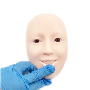 Açık ağızlı çıplak yüz kalıcı makyaj sanatçıları için en iyi uygulama silikon cildi