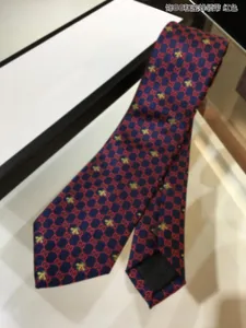 2024 Manlig designer Mens banden G Men slips mode nacke slips gris näsa tryckta lyxiga designers affärer cravate halskläder