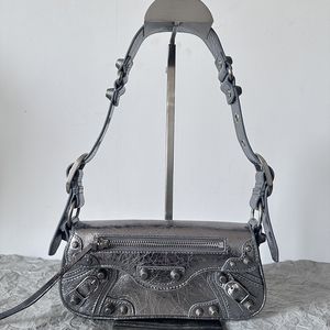Mirror Quality Women's Le Cagole XS Sling Bag Pink Black Arena Lambskin Designer Axelväskor Vintage Silver Hardware Lady Wedding Purse With Box