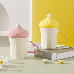 マグカップクリエイティブアイスクリーム型カップ付きセラミックかわいいマグカップハンドルミルクティーカップ格差