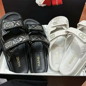 canali donne donne da donna papà sandali trapuntato estate designer sandles scarpe piattaforma piatta a bassa tacchi a cuneo sandalo sandalo con fibbia diamante su scarpa da spiaggia della caviglia