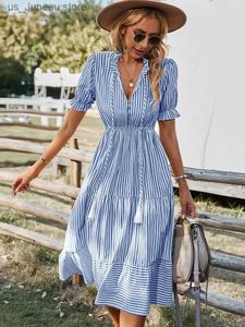 Grundläggande avslappnade klänningar Kvinnor Elegant randig lykta Slve Summer Dress Causal V-Neck-knapp Ruffles Midi Dress 2023 Women Beach Holiday Party Dress T240330