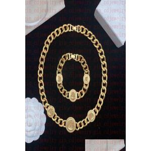 Collane con ciondolo Stilista V Banshee Head Braccialetti placcati oro 18 carati Orecchini Anelli Regali di fidanzamento festivi di compleanno Drop Deli Dhs1C