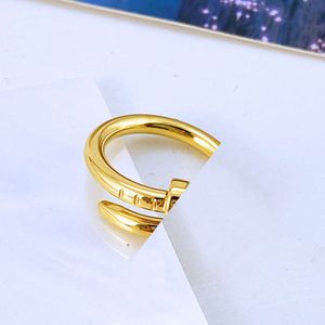 الفاخرة الكلاسيكية الأظافر مصممة خاتم الأزياء للجنسين خاتم الخاتم زوجين bangle الذهب الخاتم المجوهرات عيد الحب هدية