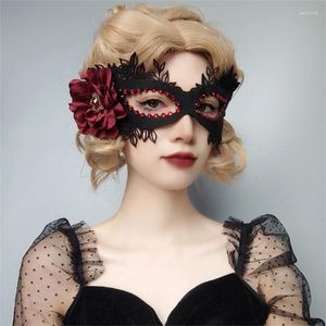 Party Supplies Frauen Schwarz Filz Tuch Halbe Gesicht Maskerade Maske Mit Rot Strass Blume Cosplay Kostüm Zubehör Sexy Retro Augen Abdeckung