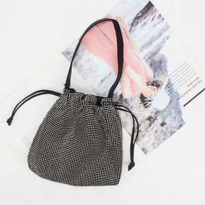 Designer Luxury Fashion Diamond Clutch Bags Direct New Feng Shui Diamond Drawstring Solid Color Womens Handväska