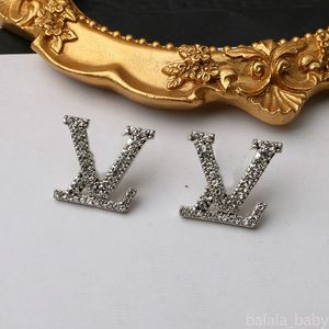Varumärkesbrev designer örhängen smycken kvinna studörhängen kristall strass lyxiga diamantörhängen