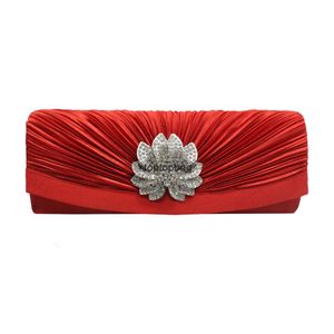 Designer Luxury fashion Diamond Clutch Bags Trendy and fashionable fabric pleated diamond inlaid handbag for women banquet bag evening dress versatile bag